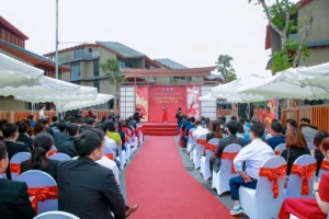 Hai biệt thự mẫu song lập và đơn lập thu hút sự quan tâm của đông đảo khách hàng (Ảnh: Vinhomes).