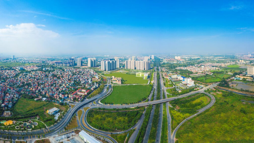 Hạ tầng được đầu tư, nhiều khu đô thị hiện đại được triển khai đưa khu phía tây trở thành trung tâm mới của Thủ đô.