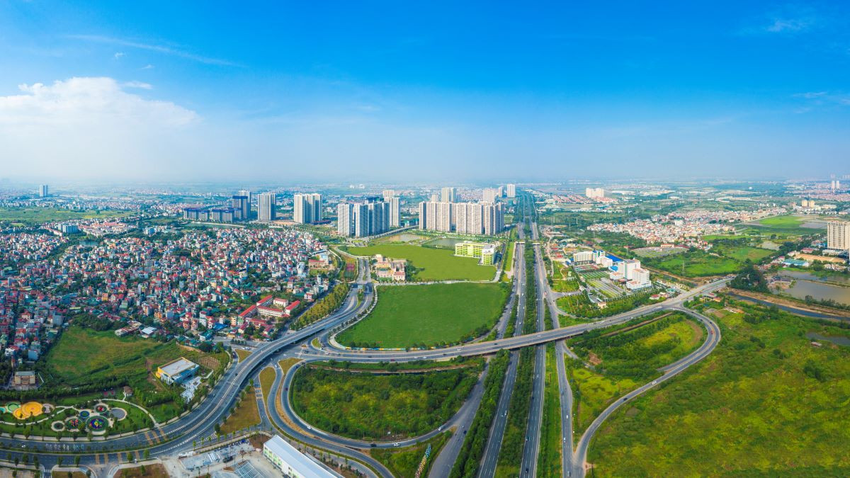 Hạ tầng được đầu tư, nhiều khu đô thị hiện đại được triển khai đưa khu phía tây trở thành trung tâm mới của Thủ đô.