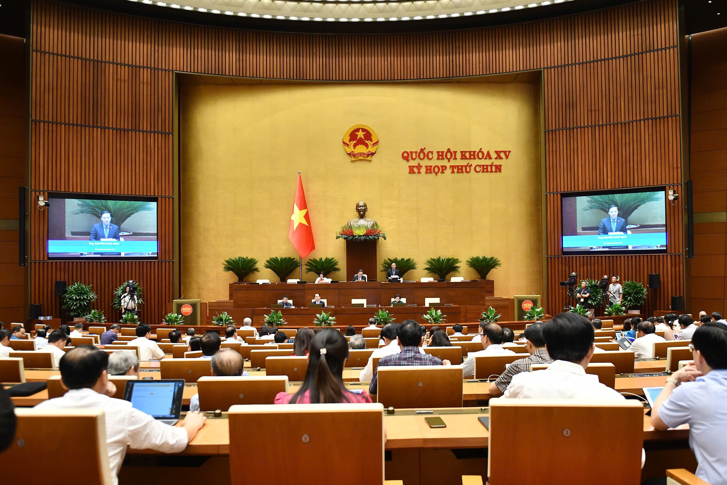 Quốc hội thông qua quyết định lịch sử, Việt Nam chính thức có 34 tỉnh, thành phố (Ảnh từ L. Hiểu)