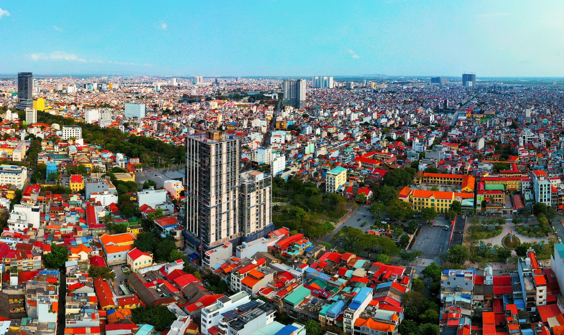 Hải Phòng đang đứng trước yêu cầu mở rộng không gian phát triển ra các khu vực ngoài trung tâm do nội đô đã quá tải.