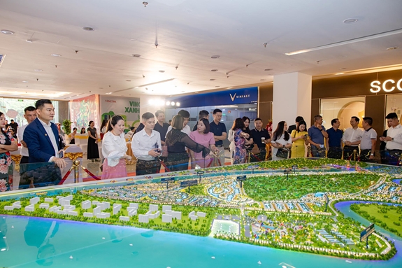 Giới đầu tư đang tăng tốc đổ về Vinhomes Royal Island đón chân sóng cuối.