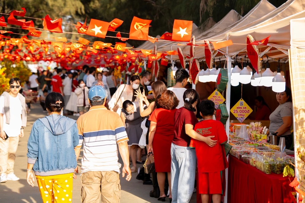 lễ hội xuân Cần Giờ đón hàng nghìn lượt khách trong nước và quốc tế