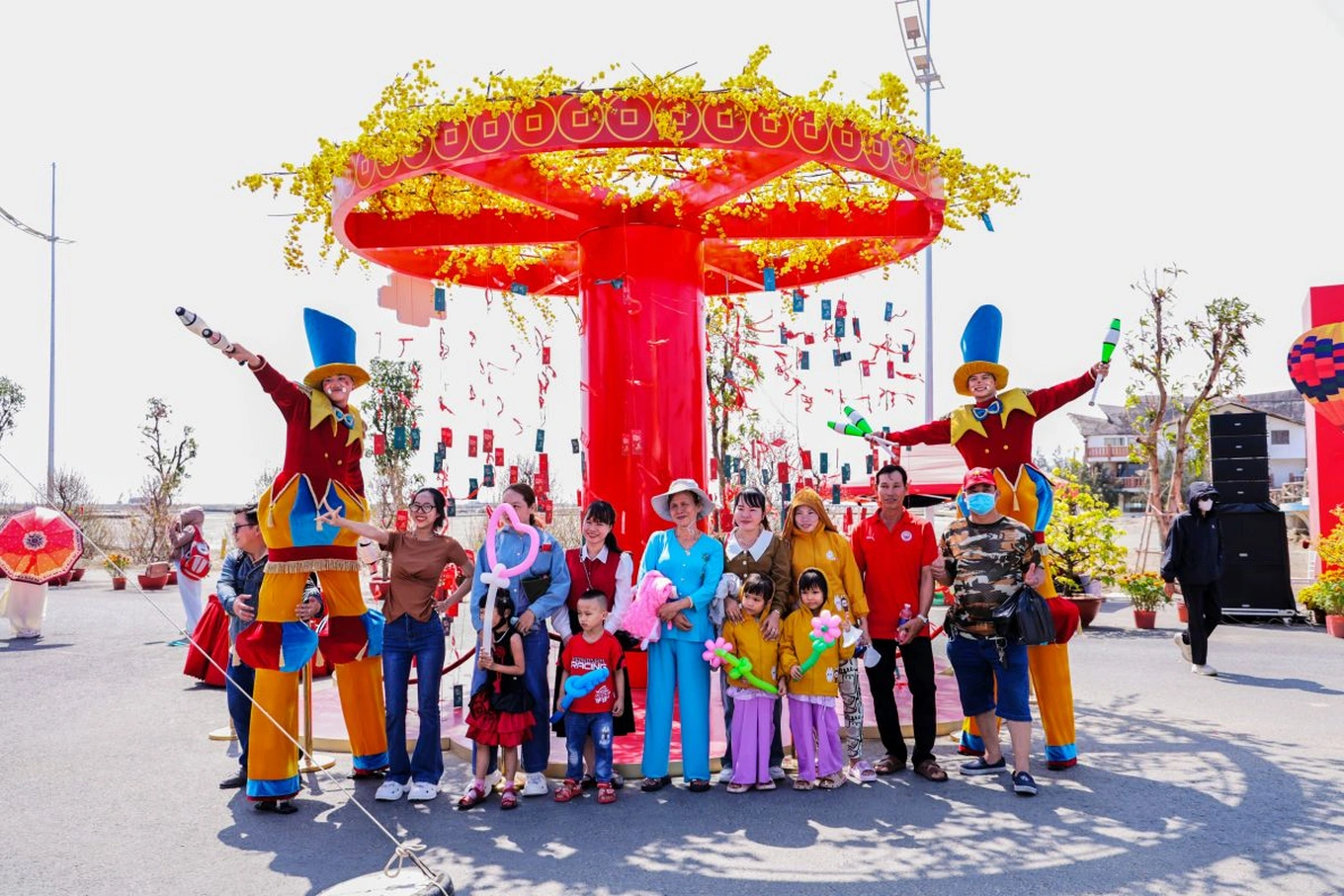 Lễ hội xuân Cần Giờ hút du khách mọi lứa tuổi bởi những trải nghiệm độc đáo, mới mẻ