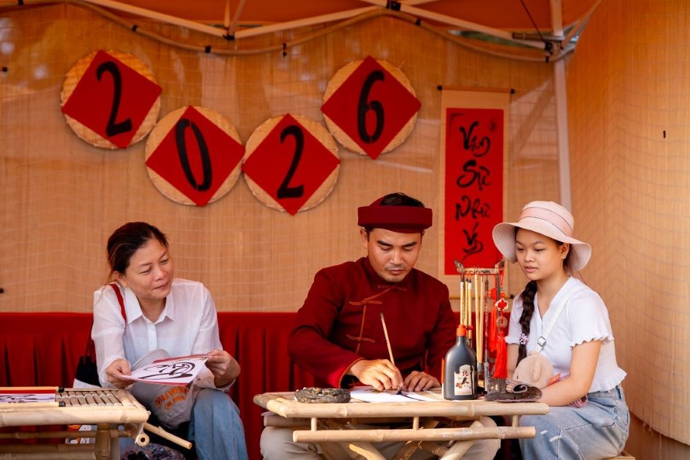 Mở cửa từ ngày 7/2, Green Paradise Tet Fest vẫn duy trì được dòng khách đông đúc mỗi ngày