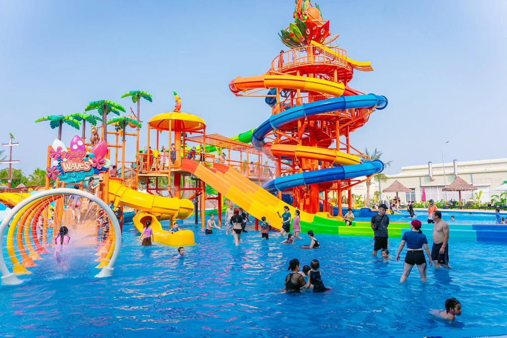 Hệ sinh thái tiện ích đẳng cấp giúp nâng tầm chuẩn sống cho cư dân Vinhomes Royal Island và thu hút du khách