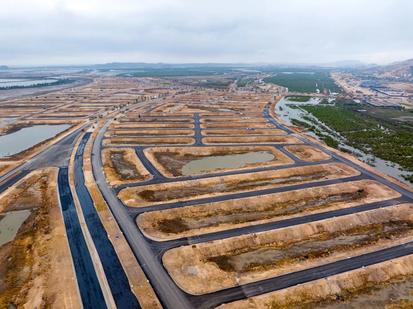 Vinhomes Global Gate Hạ Long đang đẩy nhanh tiến độ