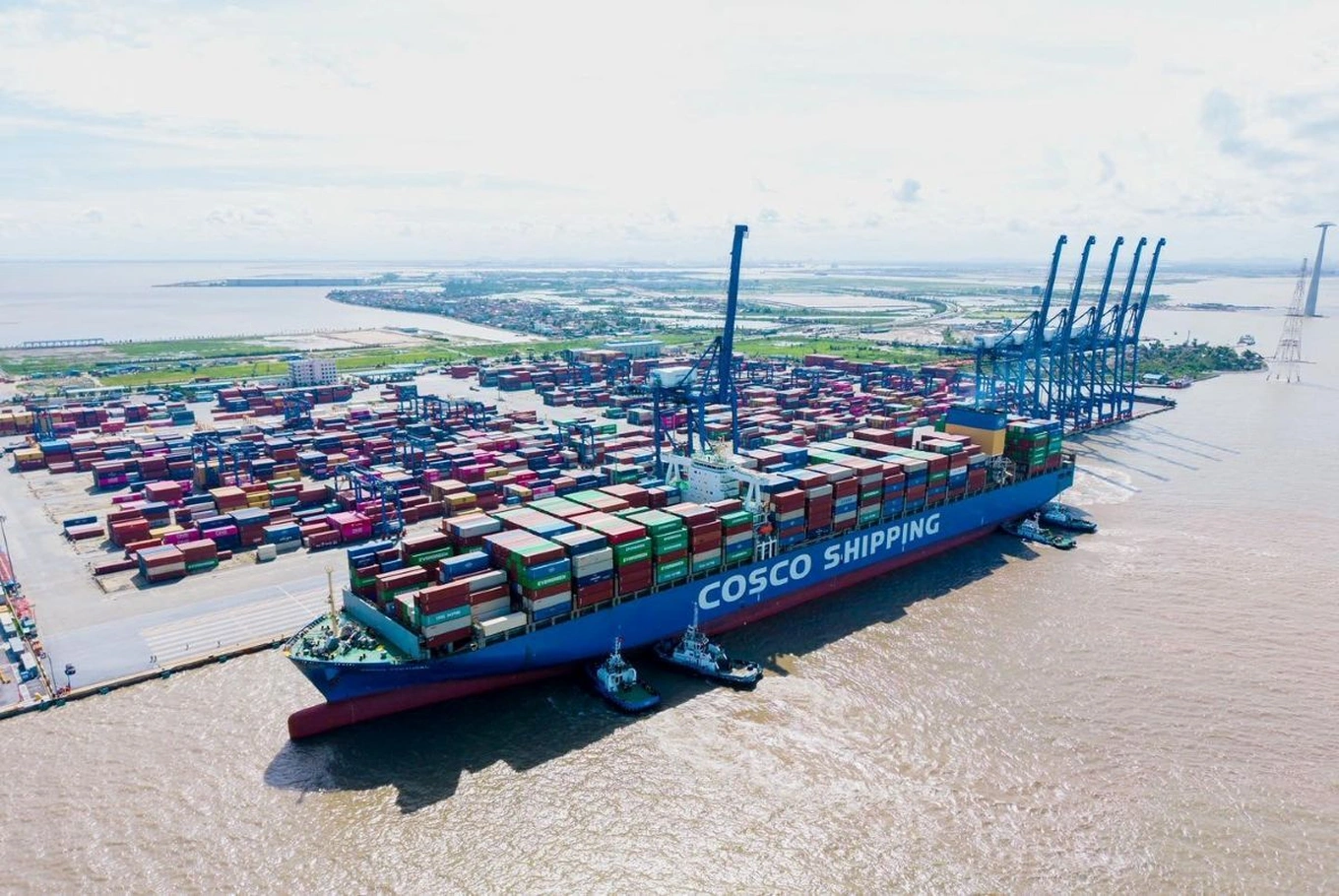 Sự phát triển của các khu công nghiệp và cảng biển tại Nam Hải Phòng tạo dư địa cho thị trường bất động sản khu vực, trong đó có Vinhomes Golden City (Ảnh: Báo Hải Phòng)