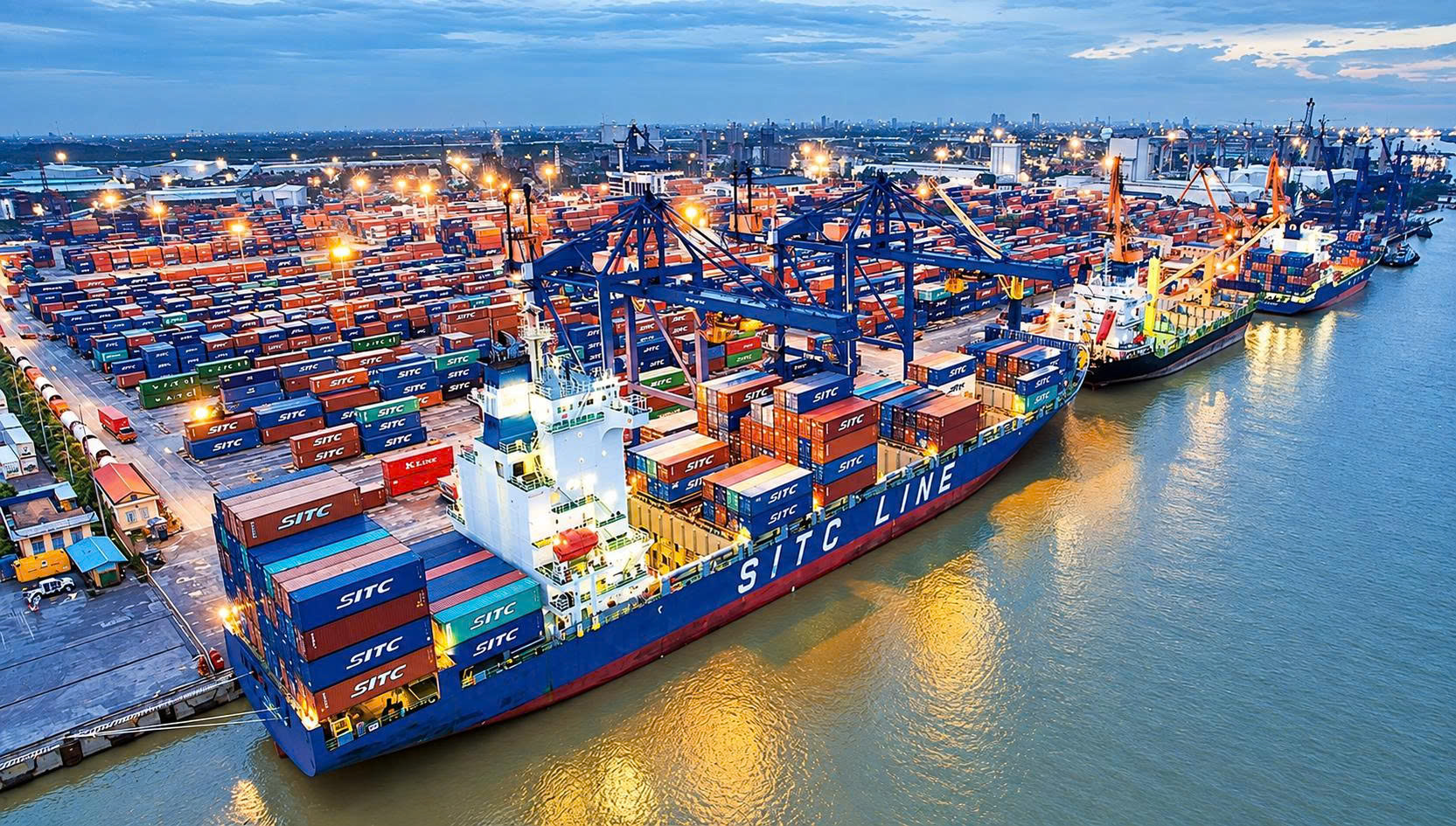 Đến năm 2030 sản lượng hàng hóa thông qua khu vực cảng biển Hải Phòng đạt tới 228,9 triệu tấn, hành khách từ 18,5 - 20,4 triệu lượt. (Ảnh: Cảng vụ Hải Phòng)
